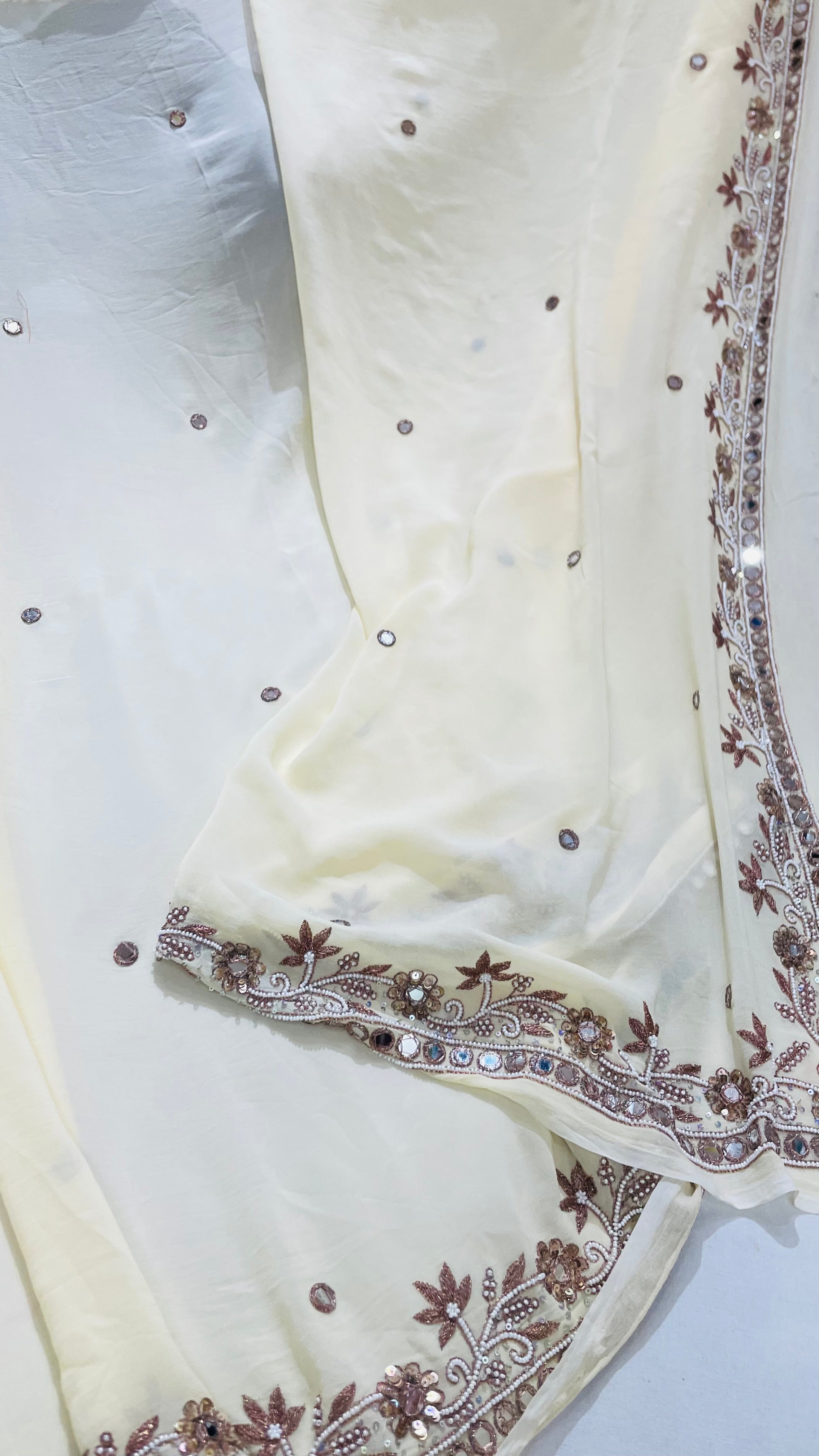 Shweta Saree